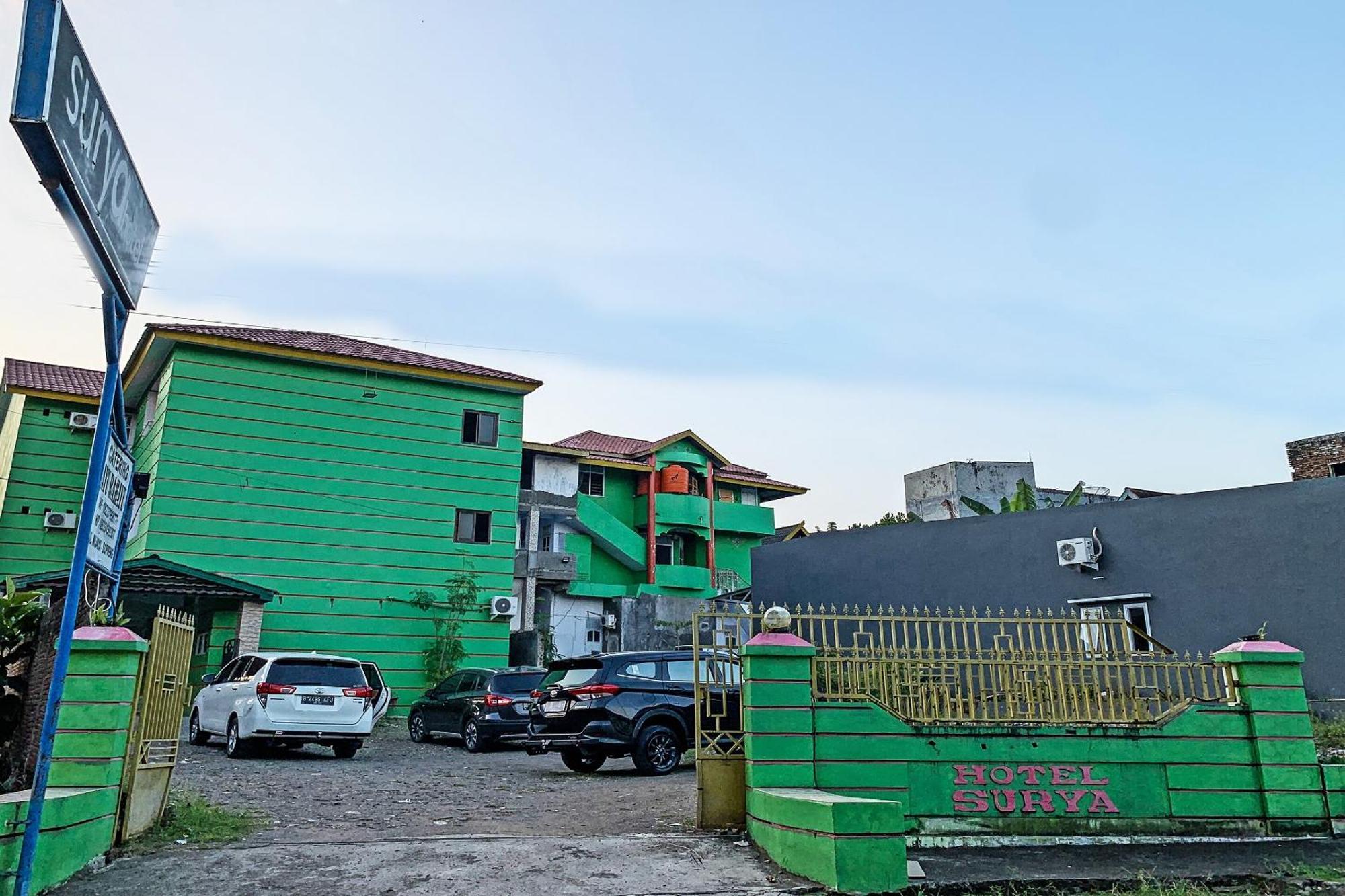 Oyo 91757 Surya Hotelneartaman Anggrek Pkk Watansoppeng Lalabata Exterior foto