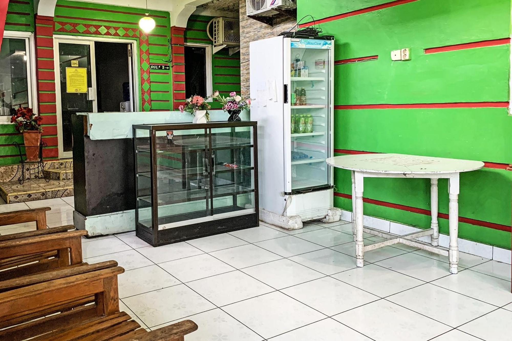 Oyo 91757 Surya Hotelneartaman Anggrek Pkk Watansoppeng Lalabata Exterior foto