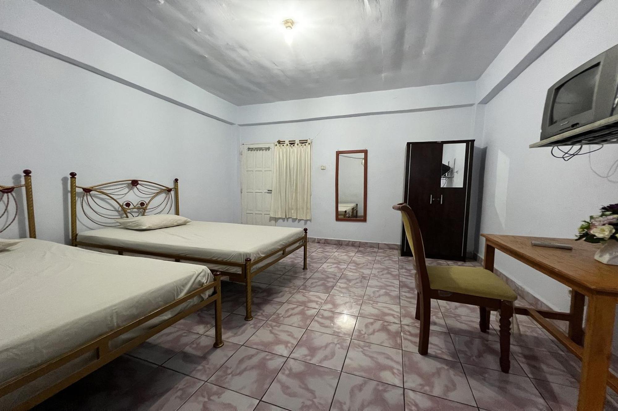Oyo 91757 Surya Hotelneartaman Anggrek Pkk Watansoppeng Lalabata Exterior foto